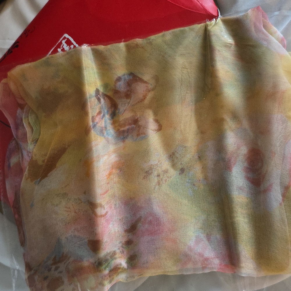 Magemake 100% Mulberry Silk large scarf 32x41 inch